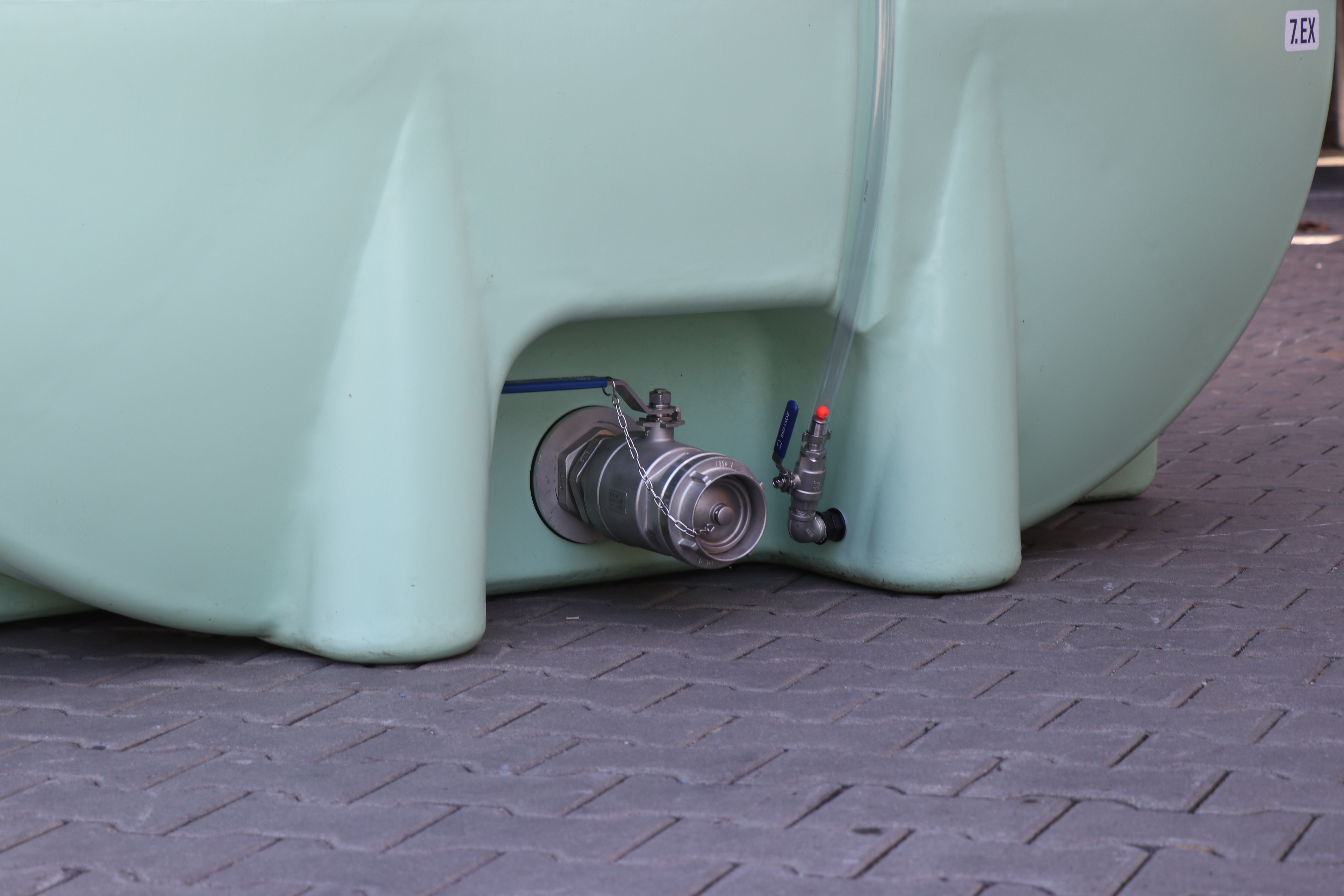 Cuve AGRO-MOBI TANK 9000L SWIMER pour transport s&eacute;curis&eacute; d&rsquo;engrais liquide. Livraison gratuite, garantie 10 ans.